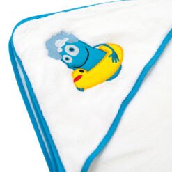 منشفة أطفال بطربوش بيضاء مع حواف زرقاء Totty corner baby towel, white with blue edge